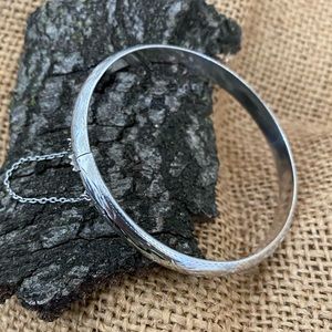 Sterling bangle with safer chain